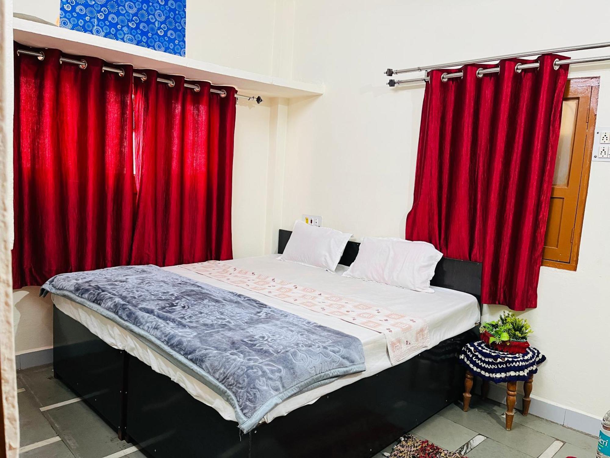 Tiwari G Home Stay Ujjain Dış mekan fotoğraf