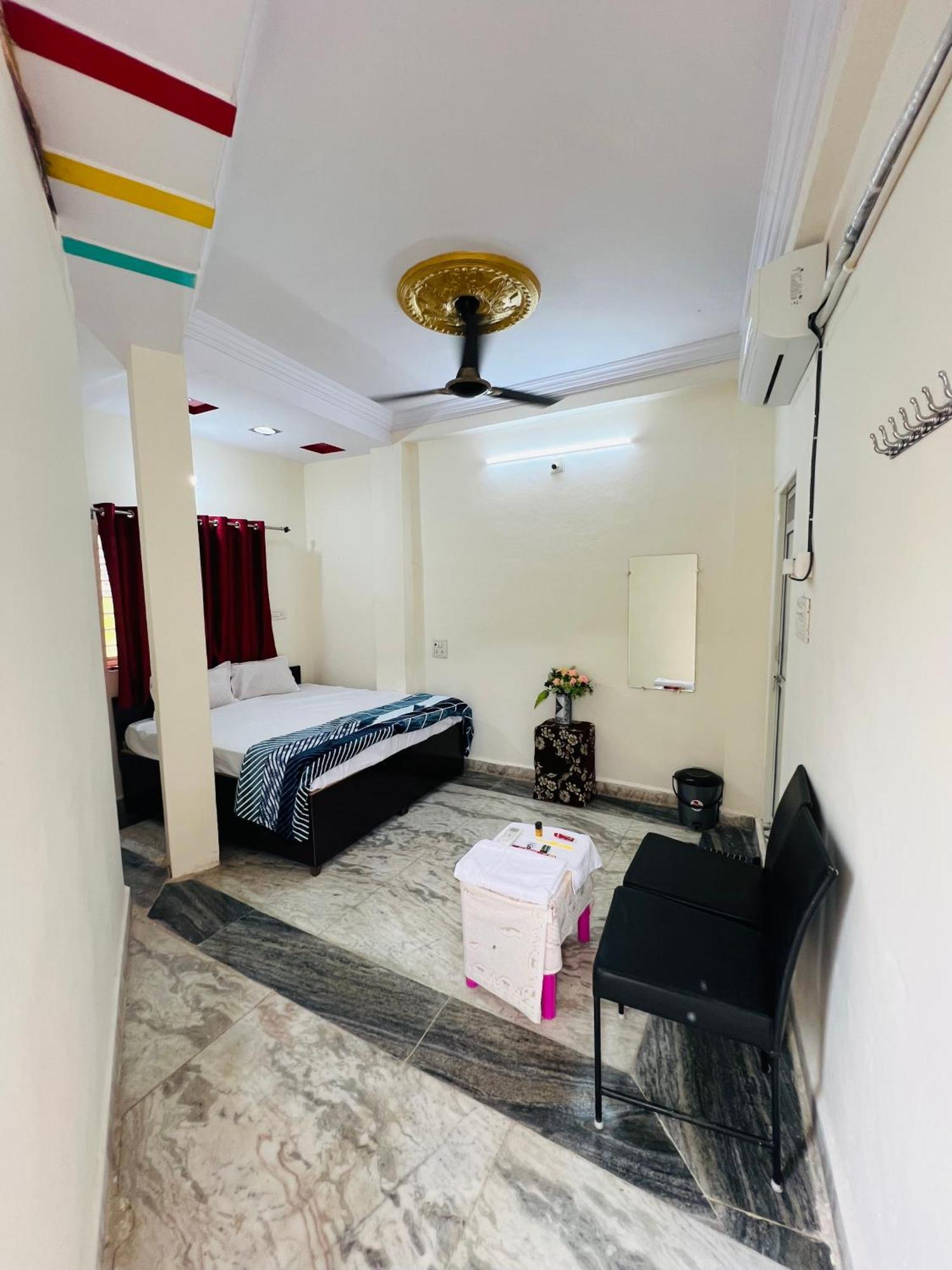 Tiwari G Home Stay Ujjain Dış mekan fotoğraf
